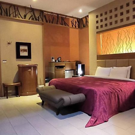 Shantis Motel Kota Chiayi Bagian luar foto