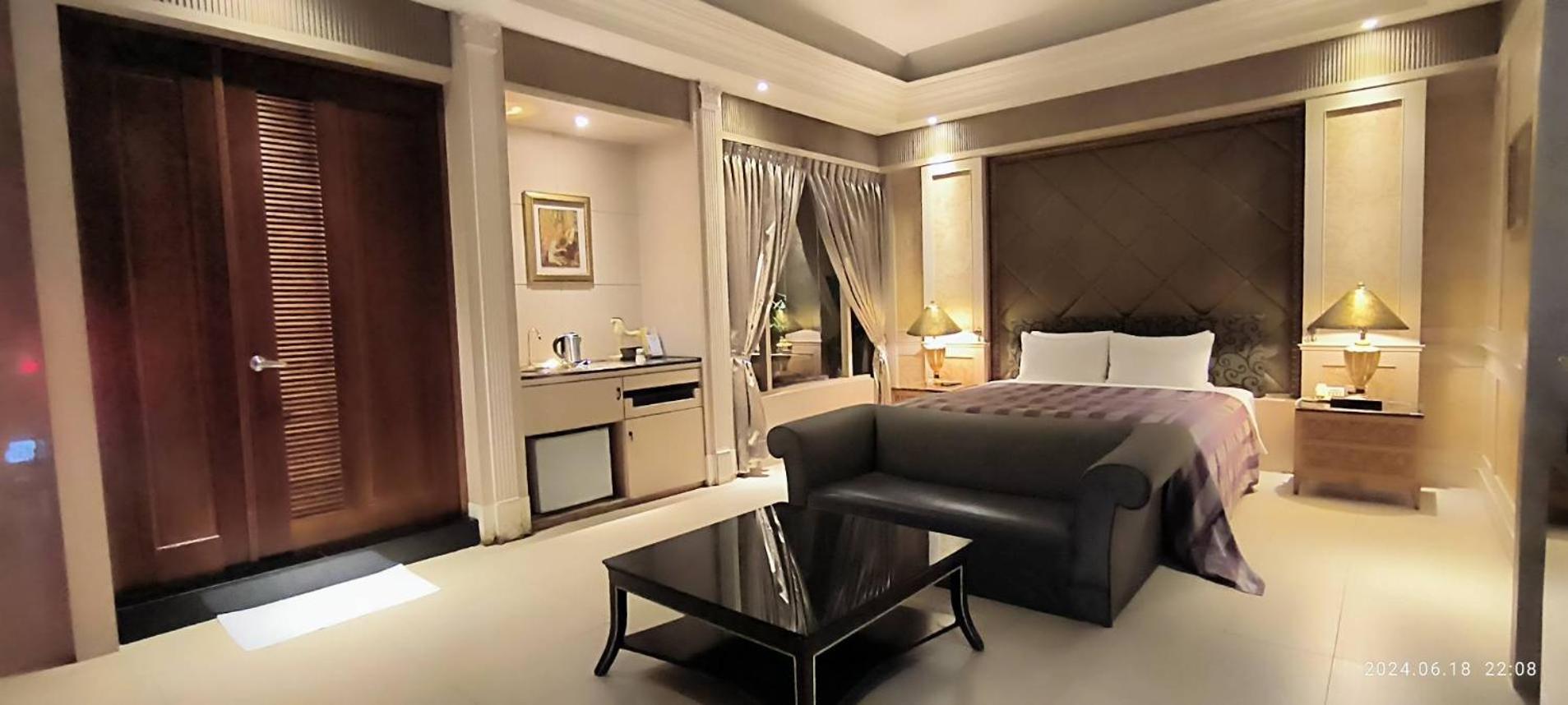 Shantis Motel Kota Chiayi Bagian luar foto