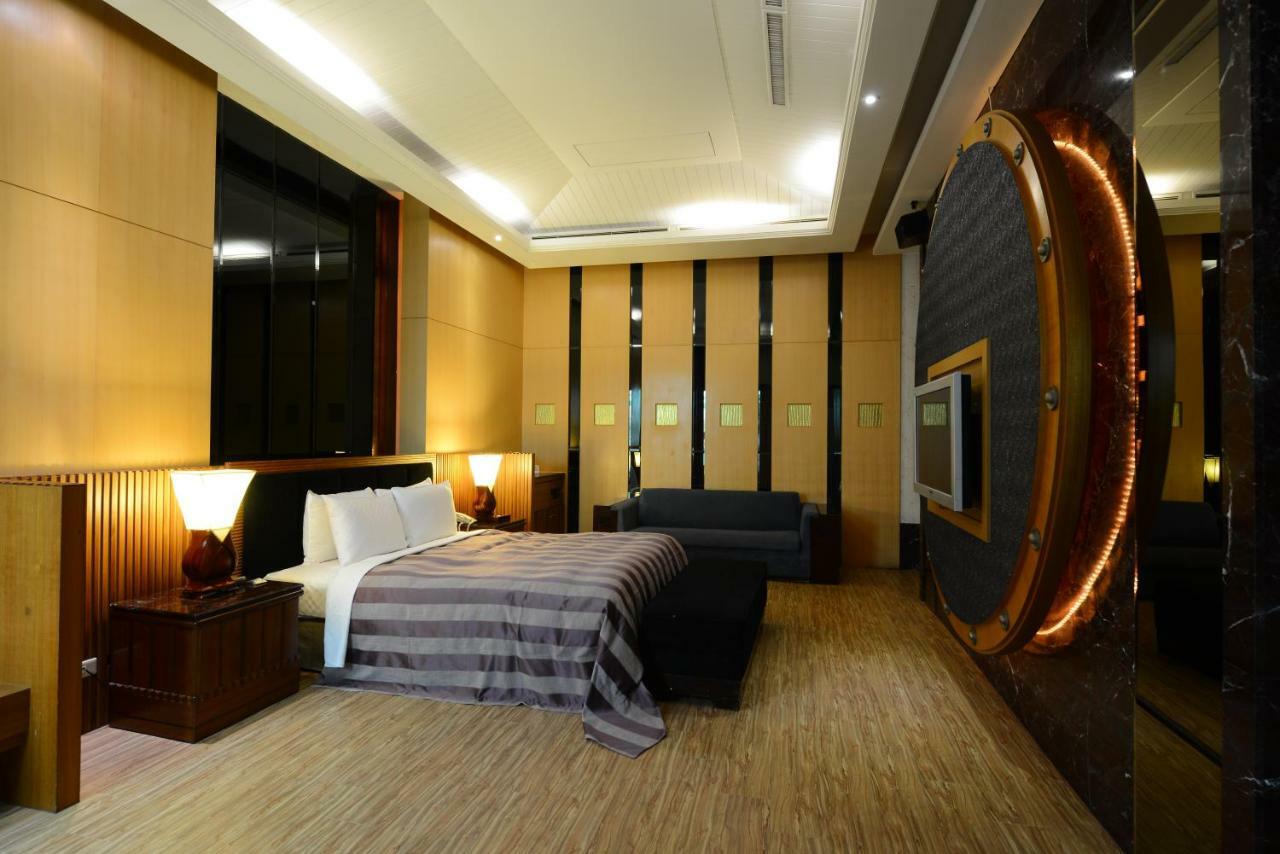 Shantis Motel Kota Chiayi Bagian luar foto